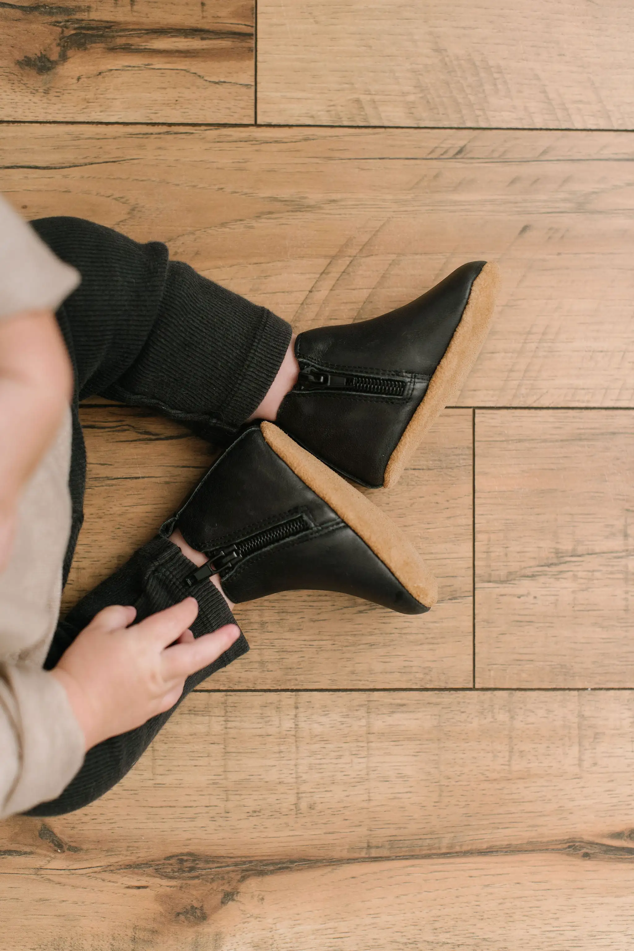 Black - Chelsea Boot - Soft Sole