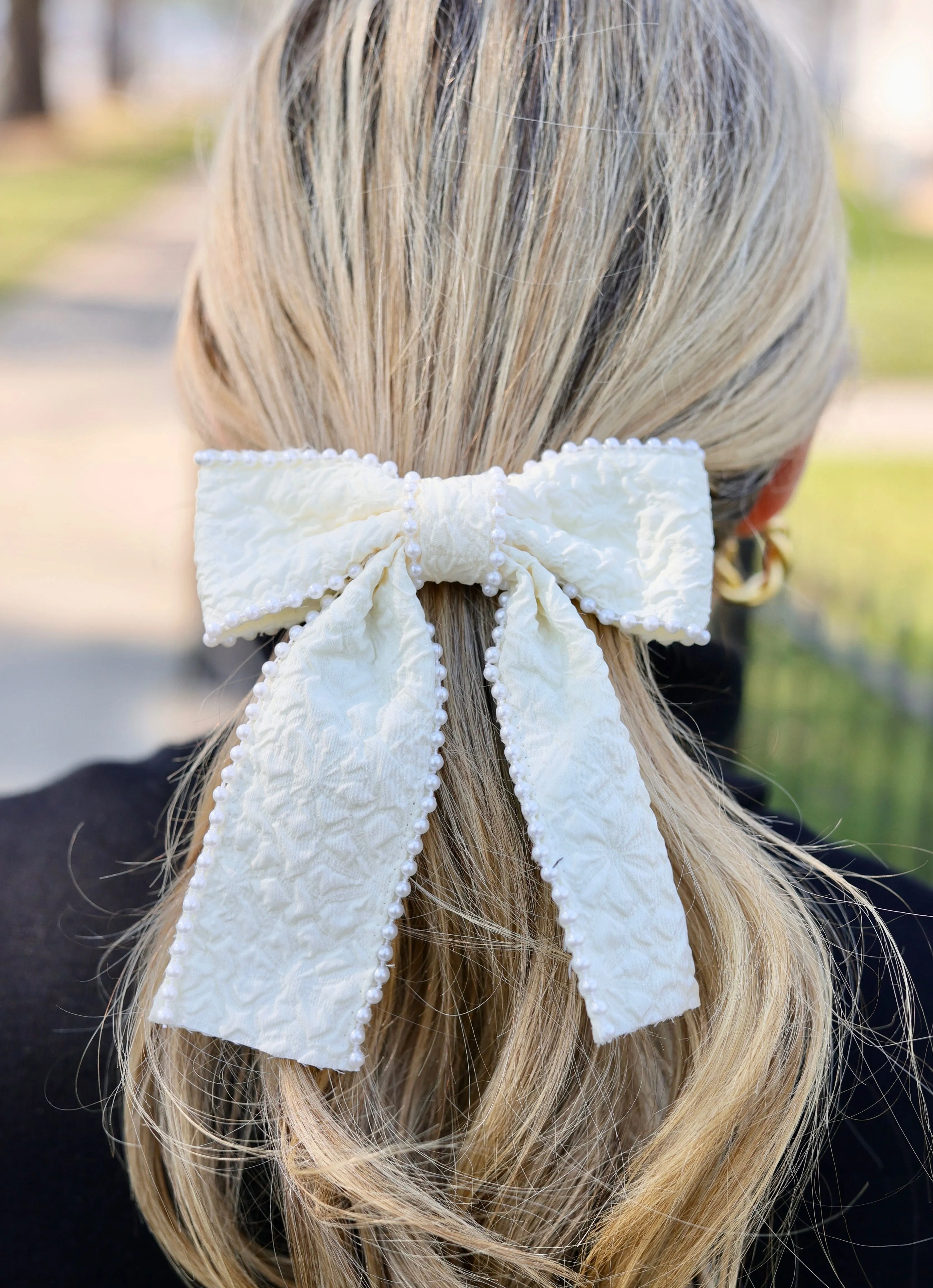 Blakely Pearl Lined Bow CREAM