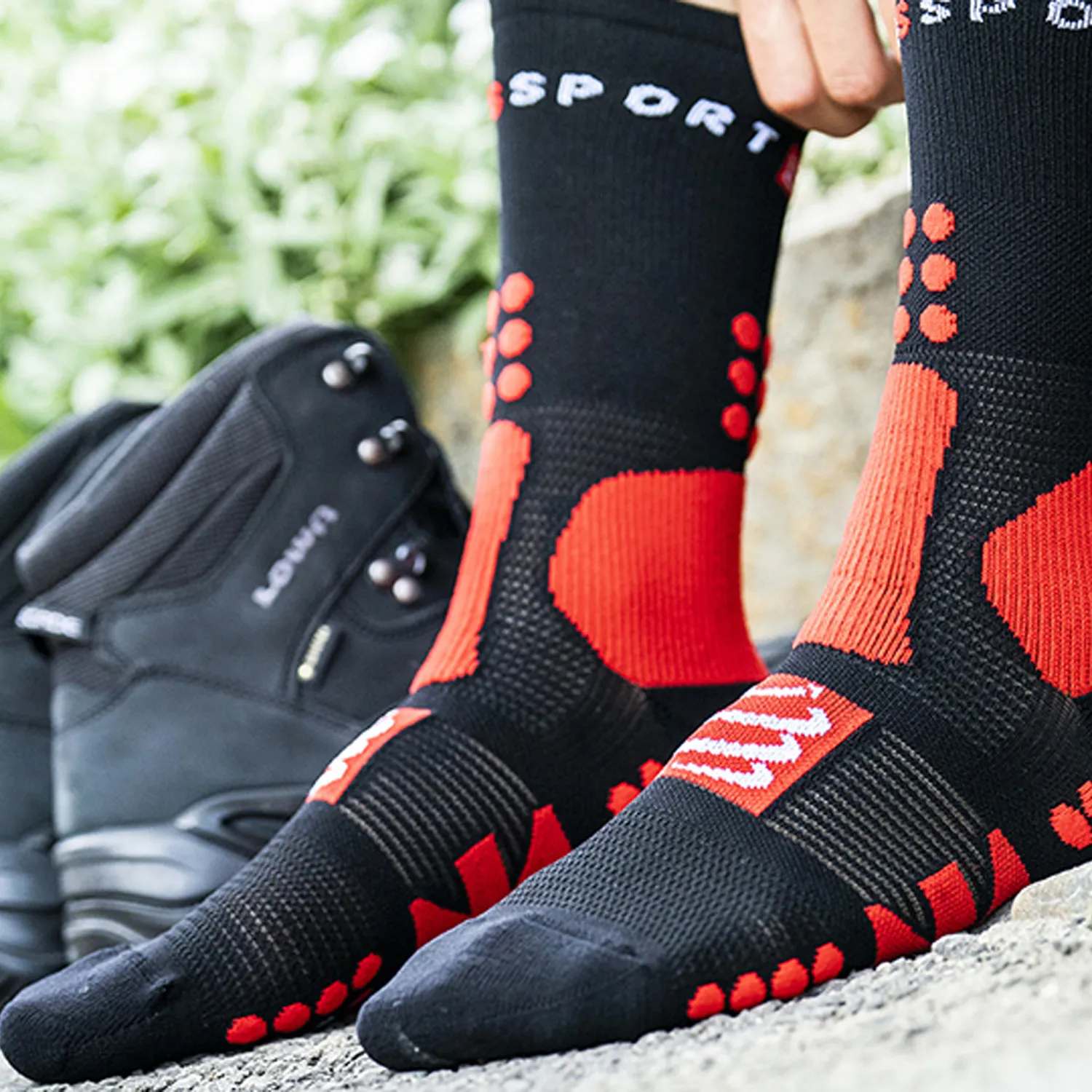 Compressport Hiking Calze  Black/Red/White